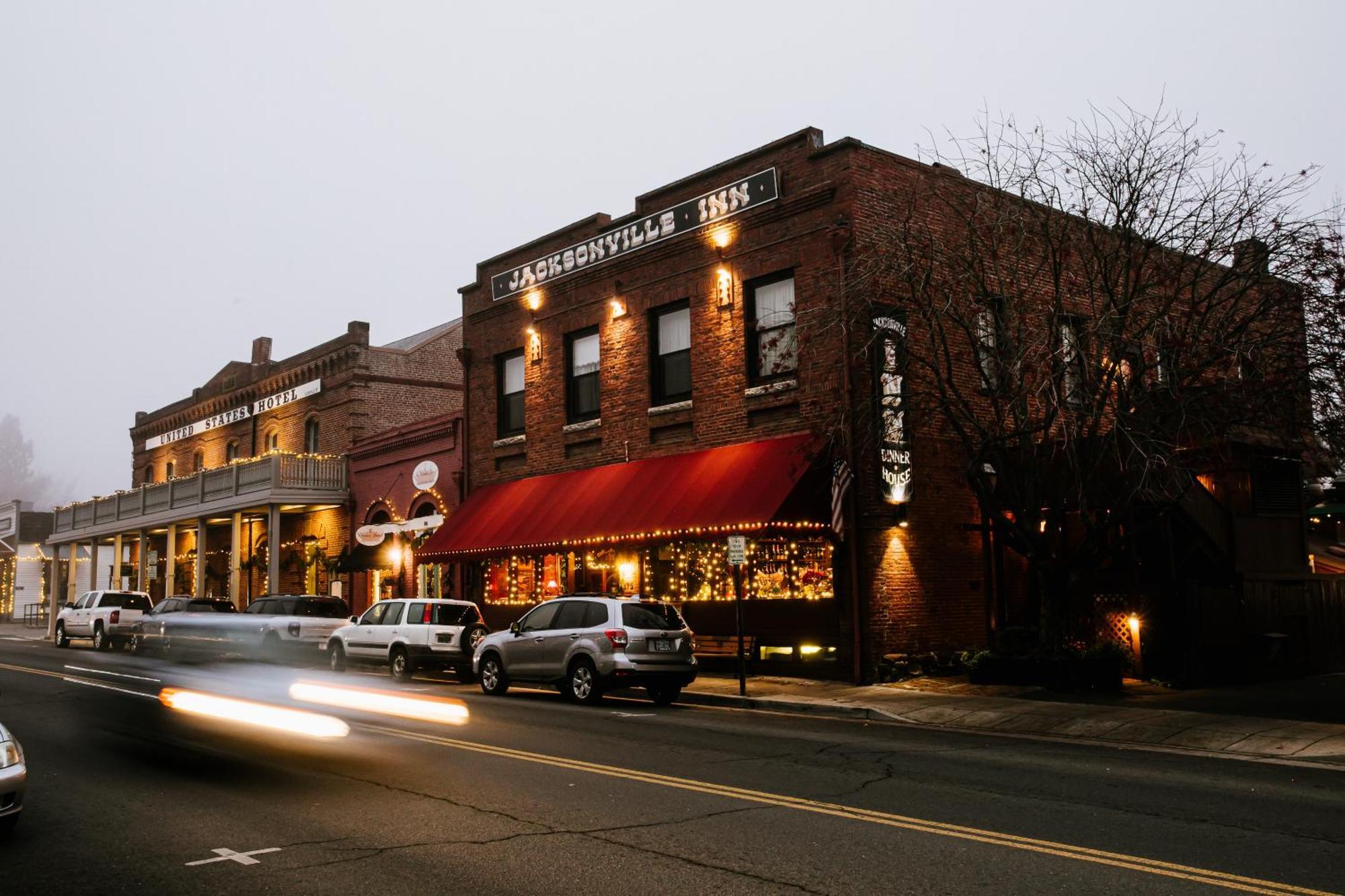 Historic Jacksonville Inn Екстериор снимка